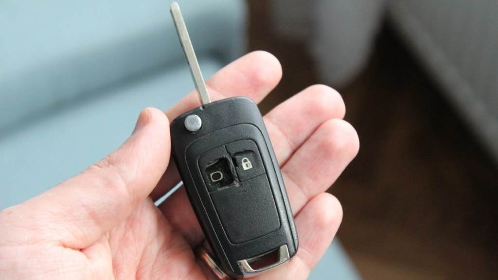 broken car key needing car key locksmith