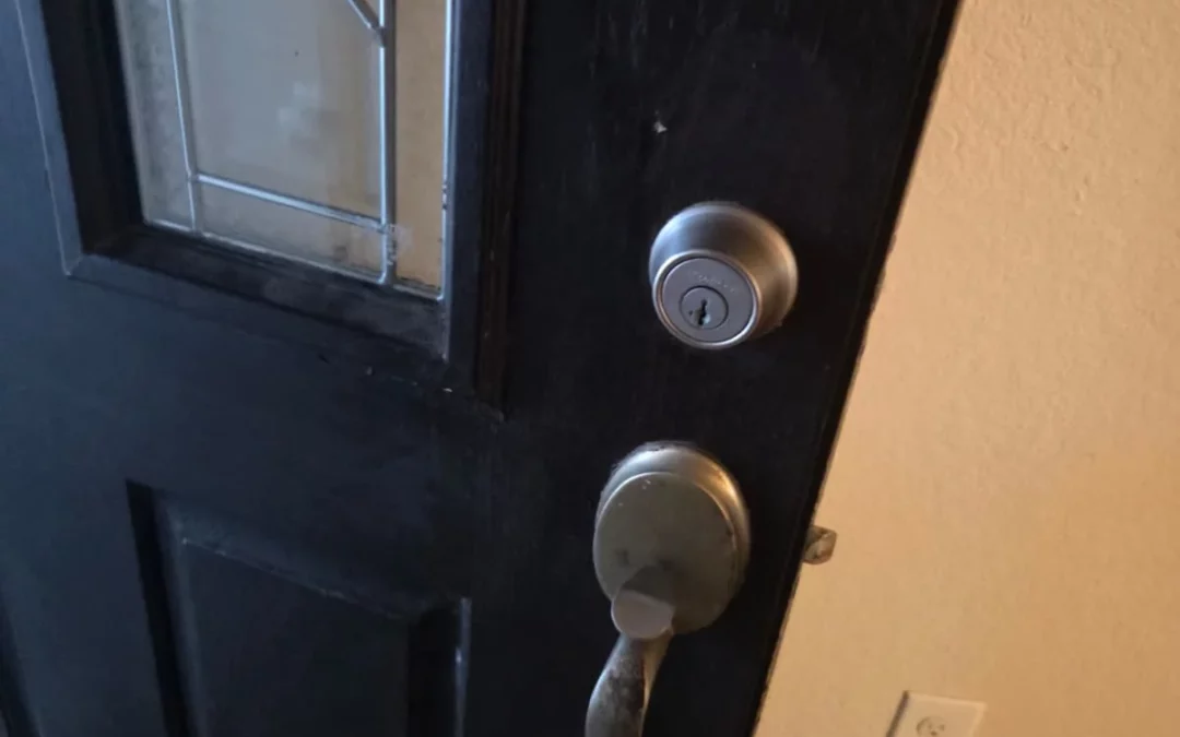 exterior home locks checked after buying a house, real company service photo 1